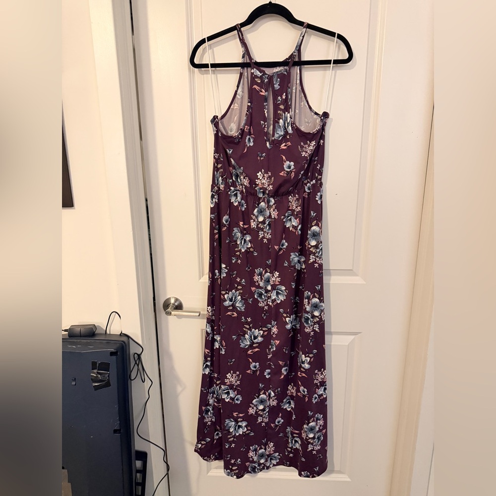 French Grey Floral Dress in Deep Purple - Picture 3 of 6